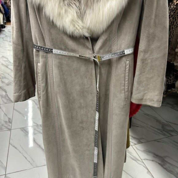 Super ultra suede with FOX Collar, size small was 2k now only 595 - Picture 8 of 9